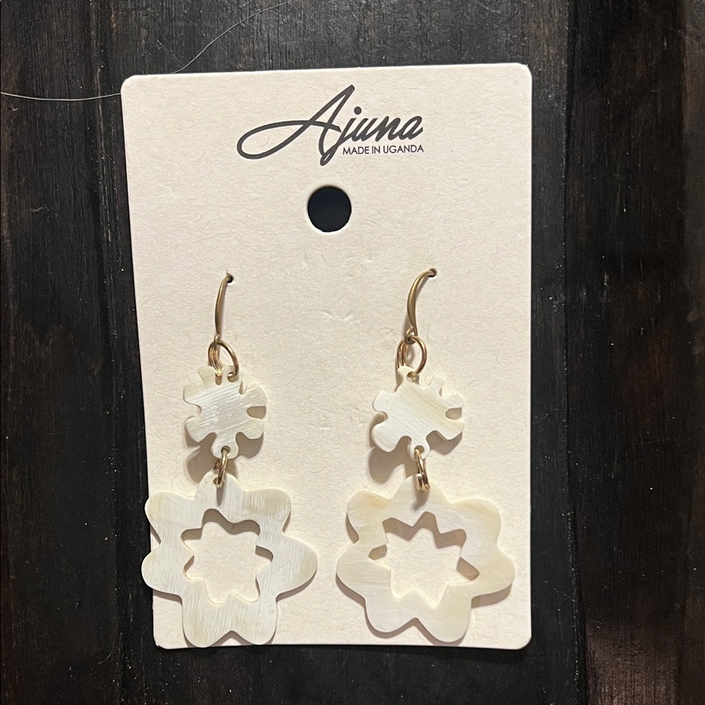 Ajuna Cow Horn Floral Dangle Earrings - Ivory